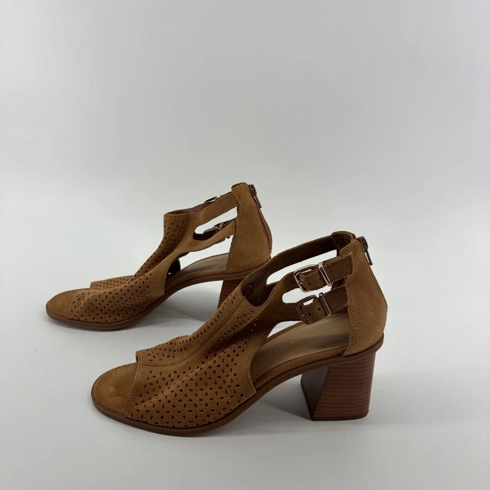 Alex Marie Womens 9.5M Tan Hoplee Perforated Suede Block Heel Sandal Back Zip